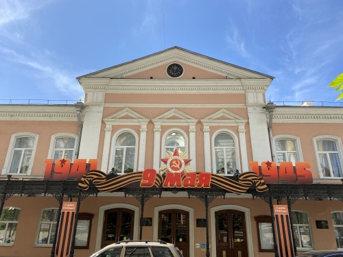 Празднование годовщины Великой Победы в Астраханском драматическом театре